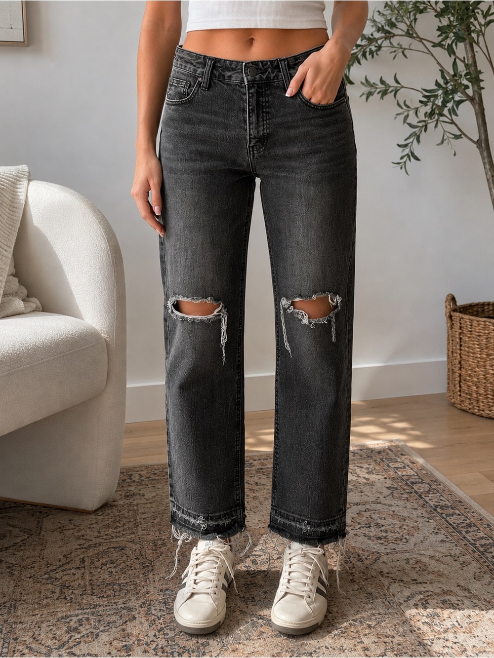 💕3/$25💕 KUT from the Kloth Distressed Black Straight Leg Jeans